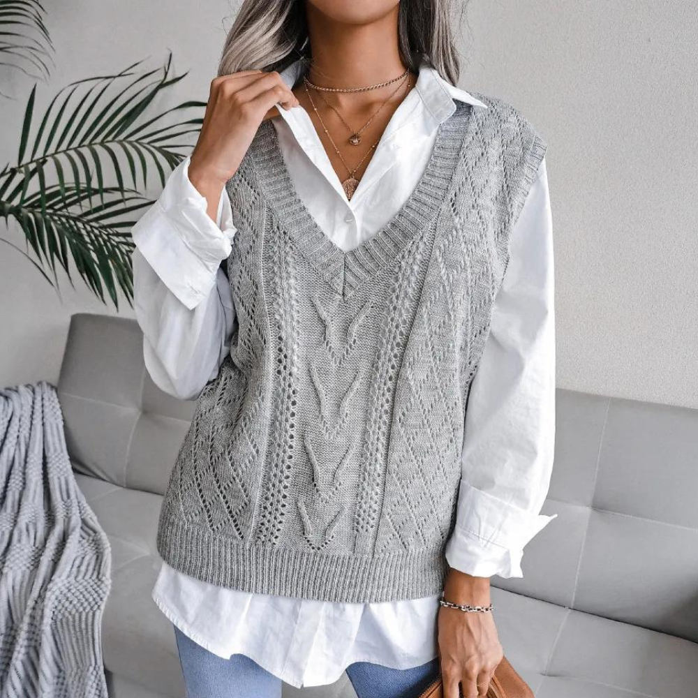 Mune | Women's cardigan with V-neck and cable pattern