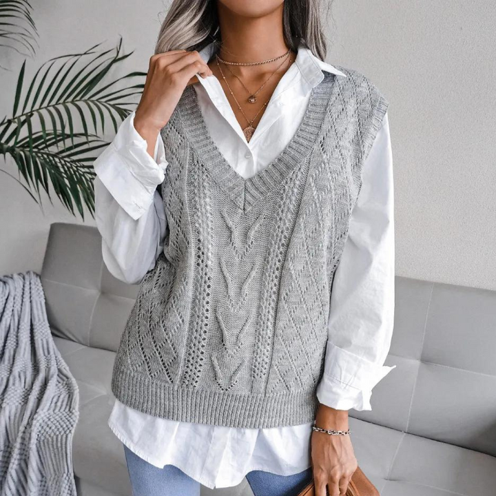 Mune | Women's cardigan with V-neck and cable pattern