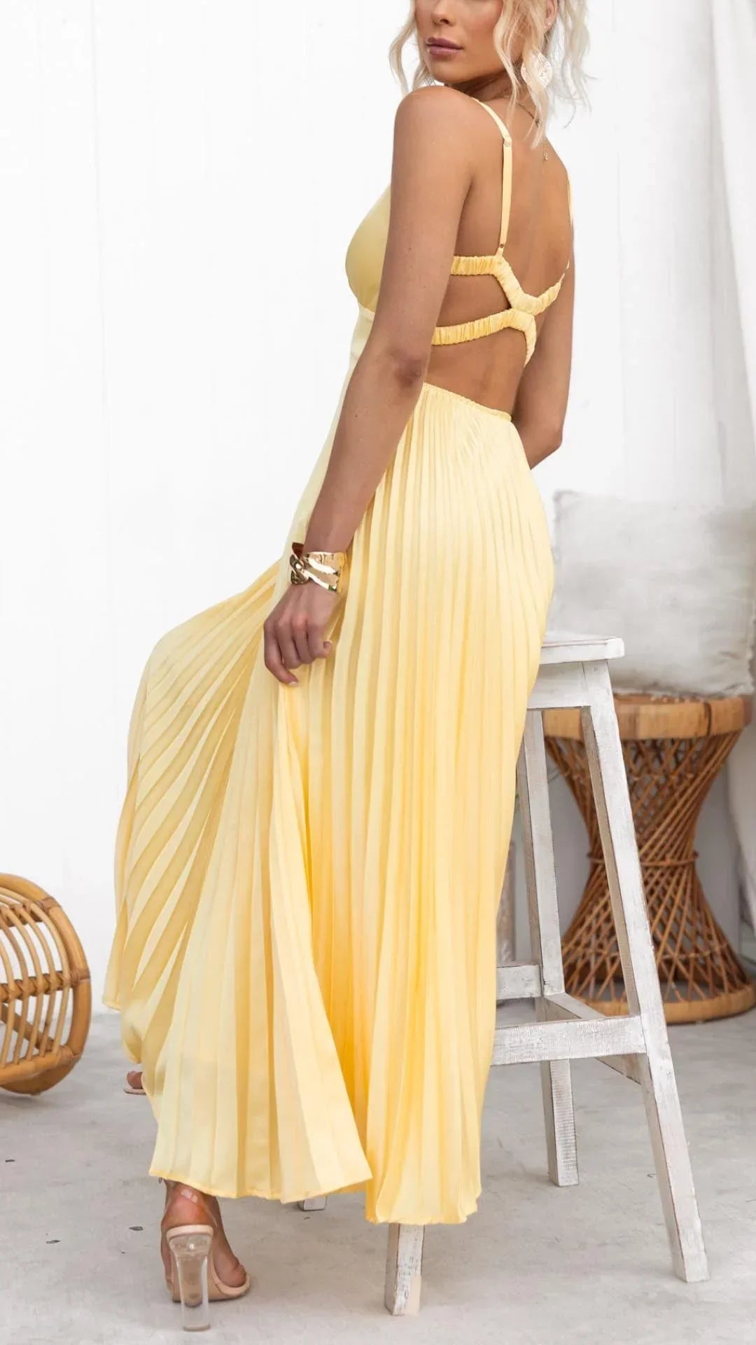 Mune | Elegant Yellow Pleated V-Neck Maxi Dress