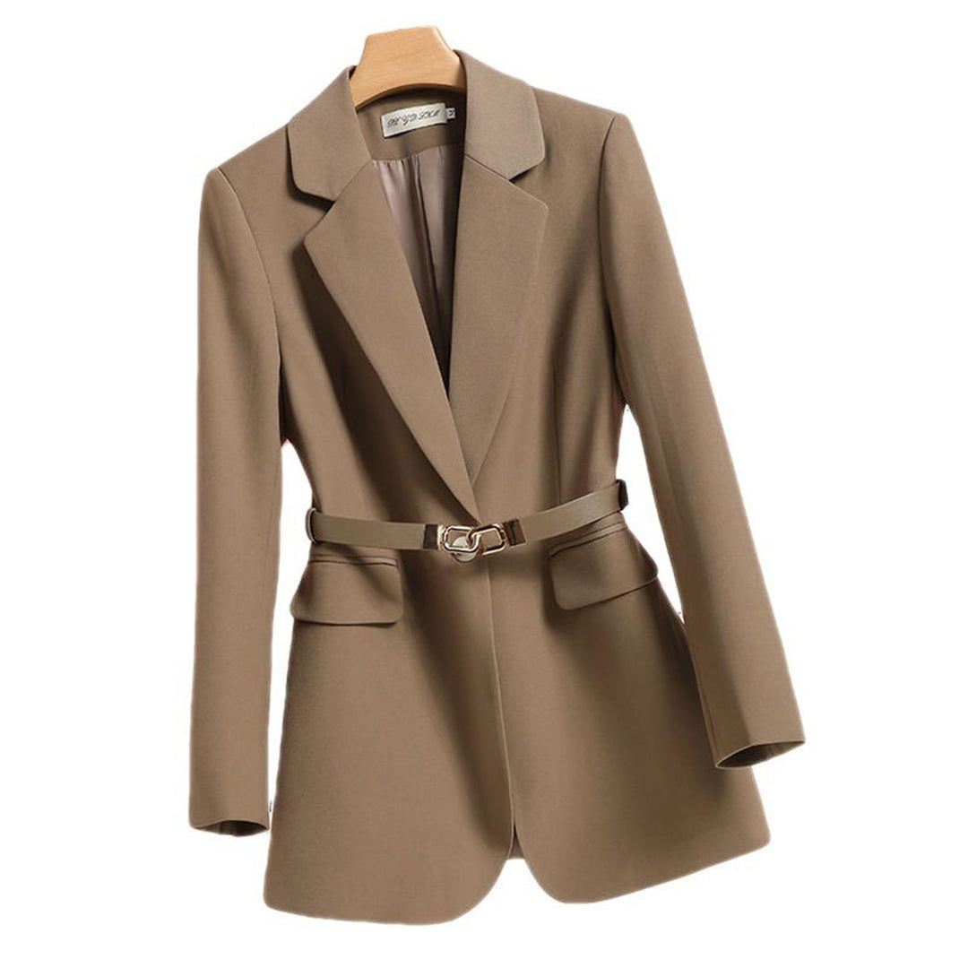 Mune | Tailored women's blazer with belt and flap pockets