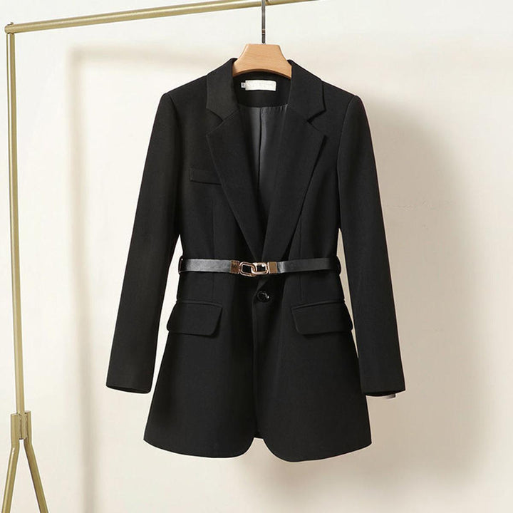 Mune | Tailored women's blazer with belt and flap pockets