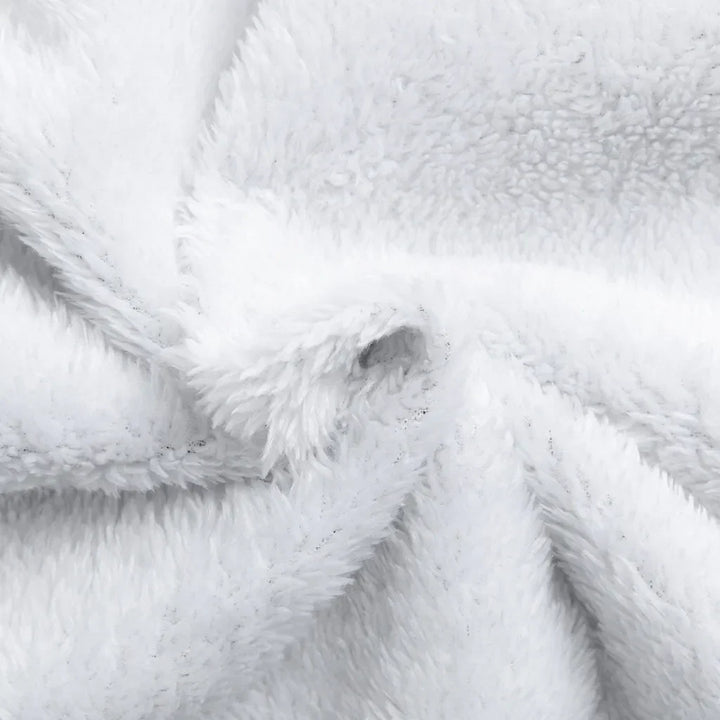 Innenstoff einer wind- und wasserdichten Outdoorjacke
