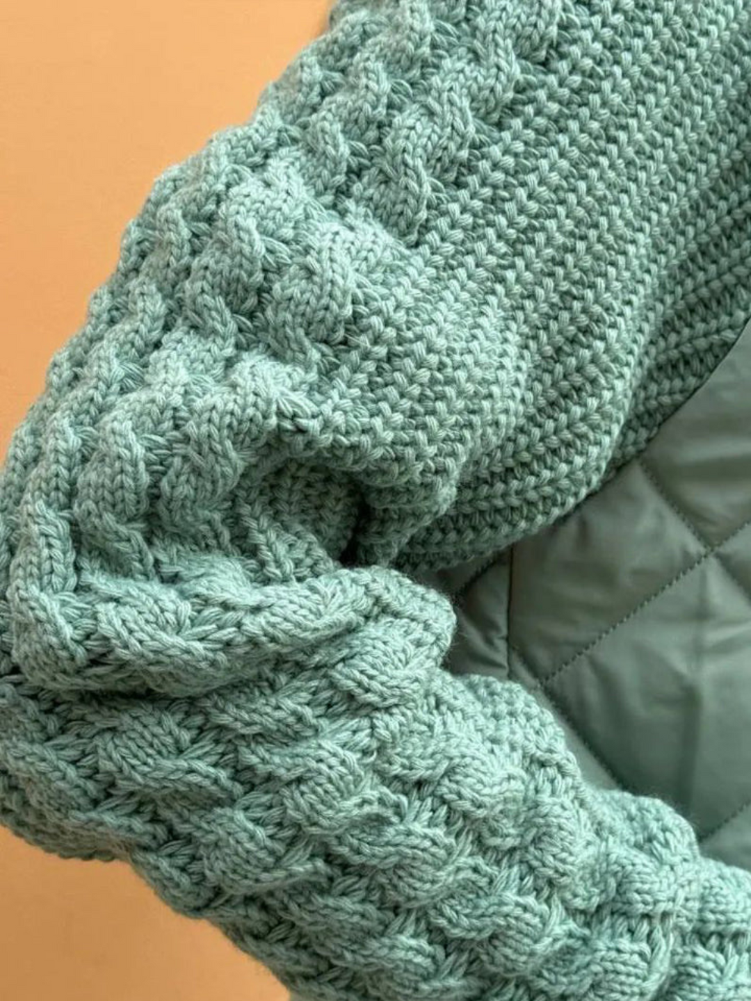 Mune | Women's knitted winter jacket with zipper and quilted front panel