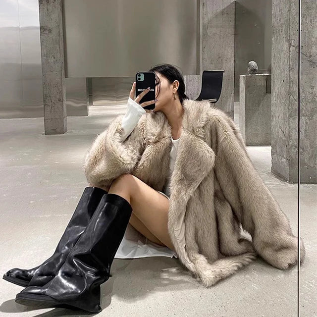 Mune | Elegant Coat with Timeless Design for Women