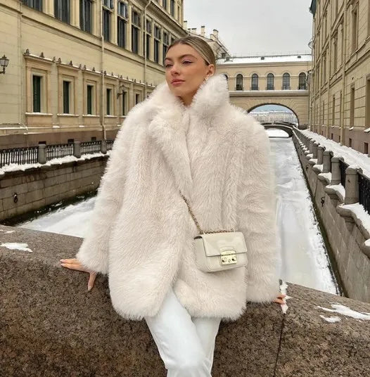 Mune | Elegant Coat with Timeless Design for Women