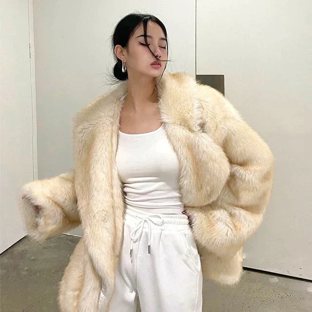 Mune | Elegant Coat with Timeless Design for Women