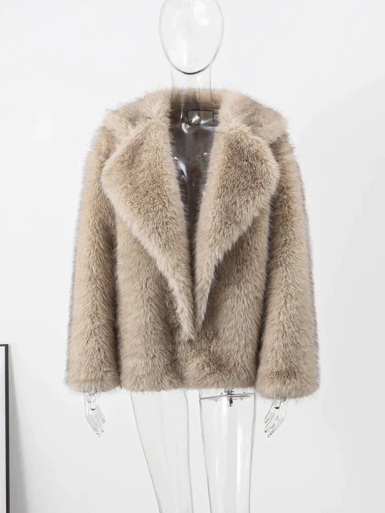 Mune | Elegant Coat with Timeless Design for Women