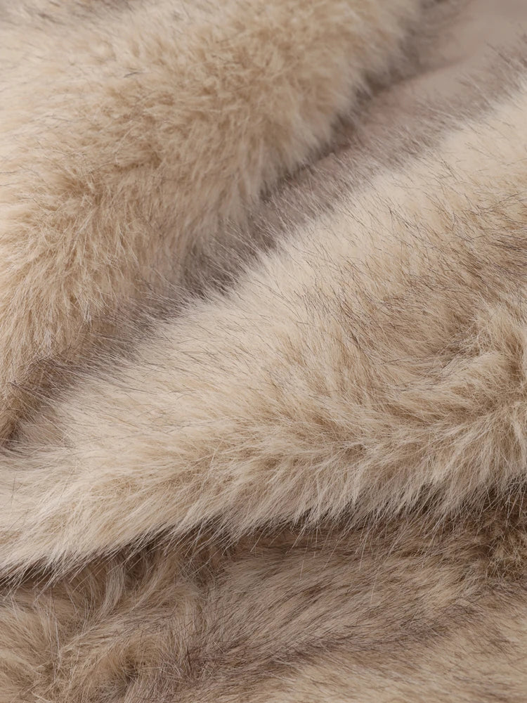 Mune | Elegant Coat with Timeless Design for Women