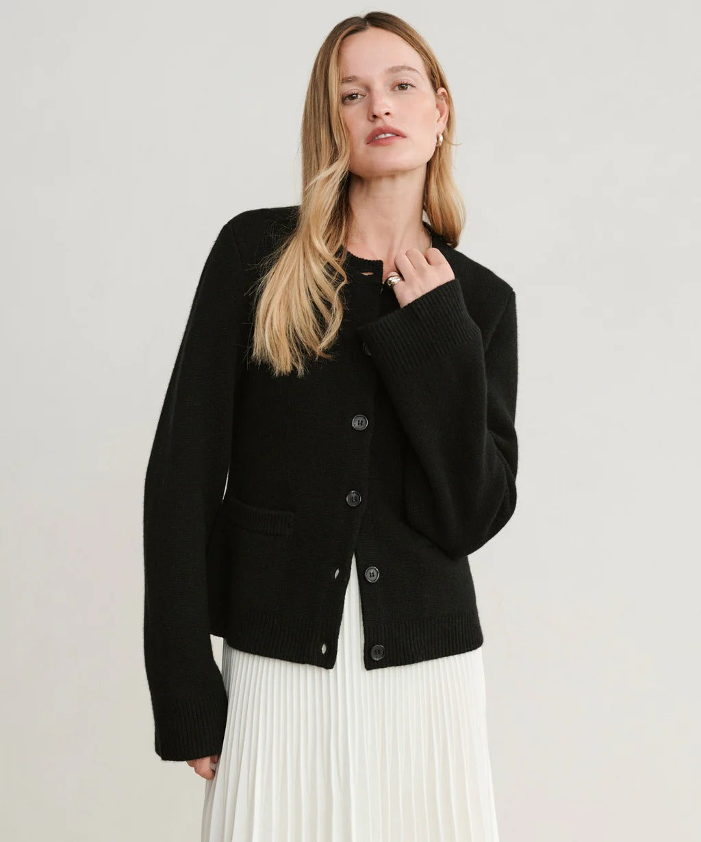 Mune | Women's timeless wool vest with buttons and long sleeves
