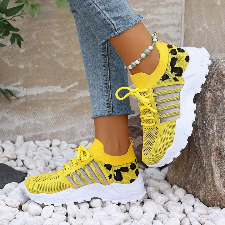 Breathable sneakers with leopard pattern