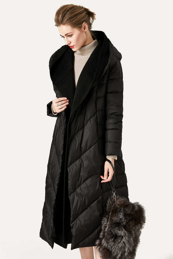 Mune | Women's Long Quilted Puffer Jacket with Buttons and Hood Made of Faux-Fur