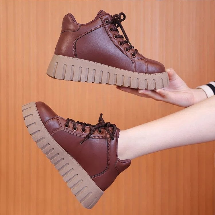 Mune | Leather Boots with Which You Will Collect Compliments