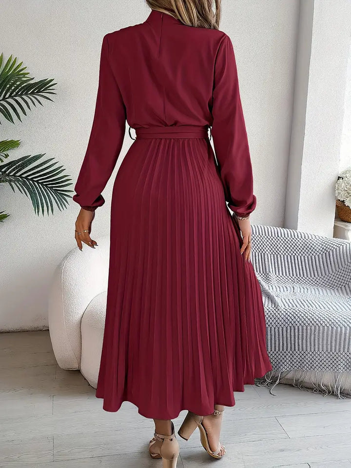 Mune | Simple Dress with Stand-Up Collar and Pleated Belt