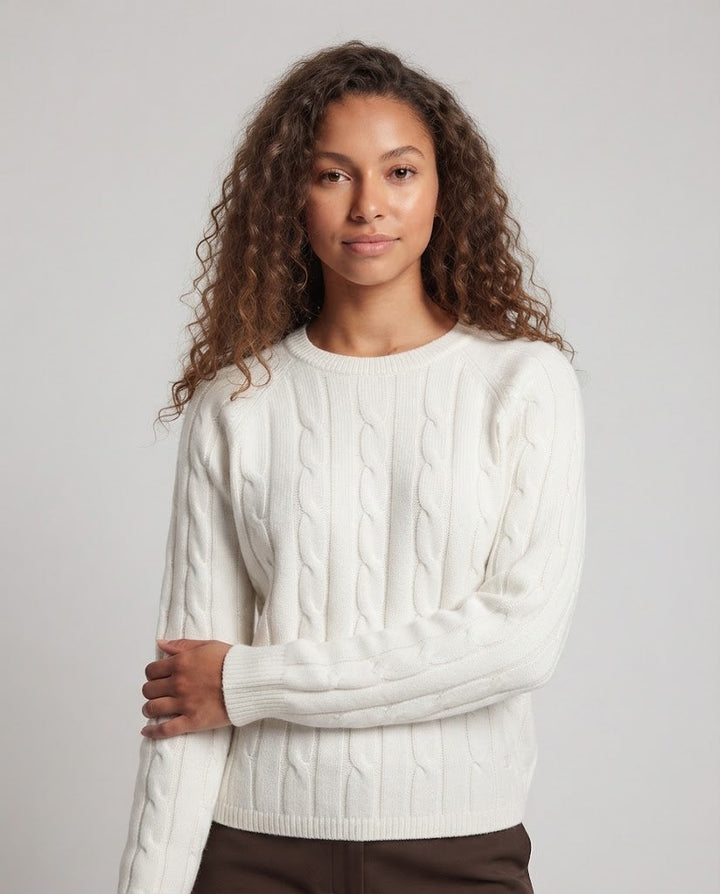 Women's fine knit sweater with cable structure, round neck and casual short form Mune Fashion