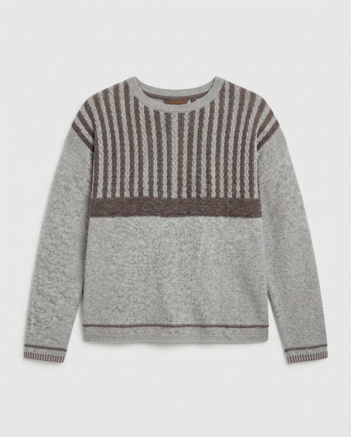 Women's fine knit pullover with cable texture and contrasting yoke Mune Fashion