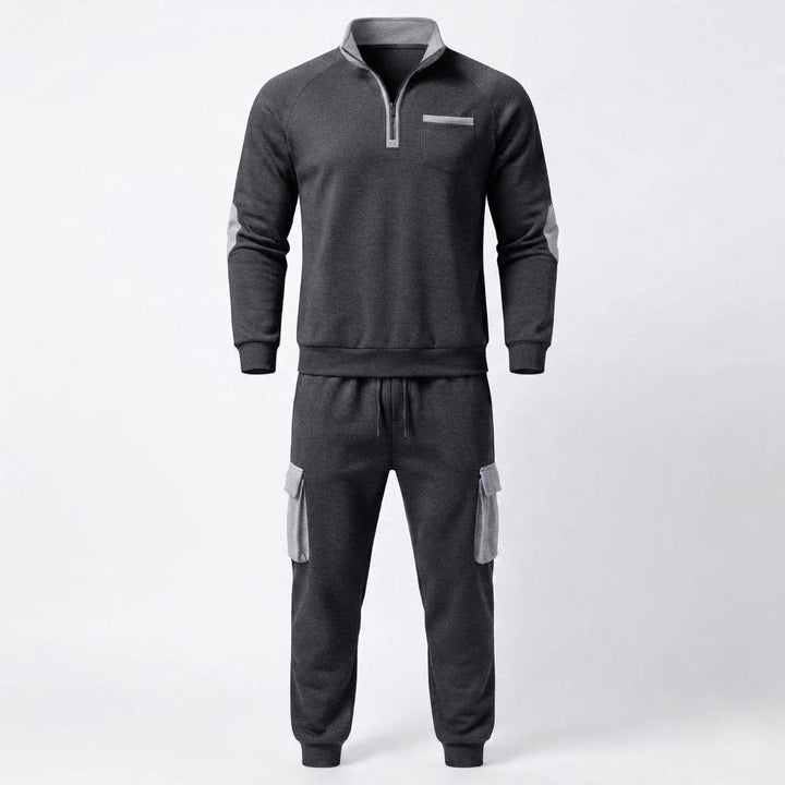 Men's cargo jogger set with half-zip sweatshirt, elastic waistband and flap pockets Mune Fashion