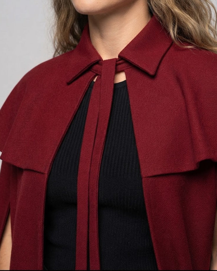 Women's elegant hooded cape with flutter sleeves and waist accentuations Mune Fashion