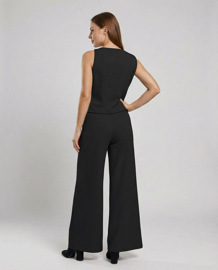 Elegant jumpsuit with round neckline for everyday & special occasions | Mune Fashion