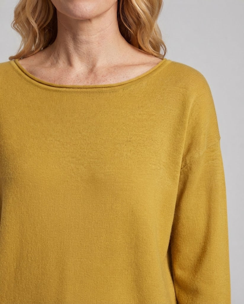 Women's fine knit sweater with boat neckline and loose fit Mune Fashion