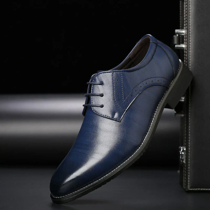 Mune Fashion | Shoes Dress shoes Made of leather Classic fit Brogue details Lacing