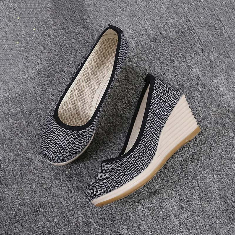 Casual wedge shoes