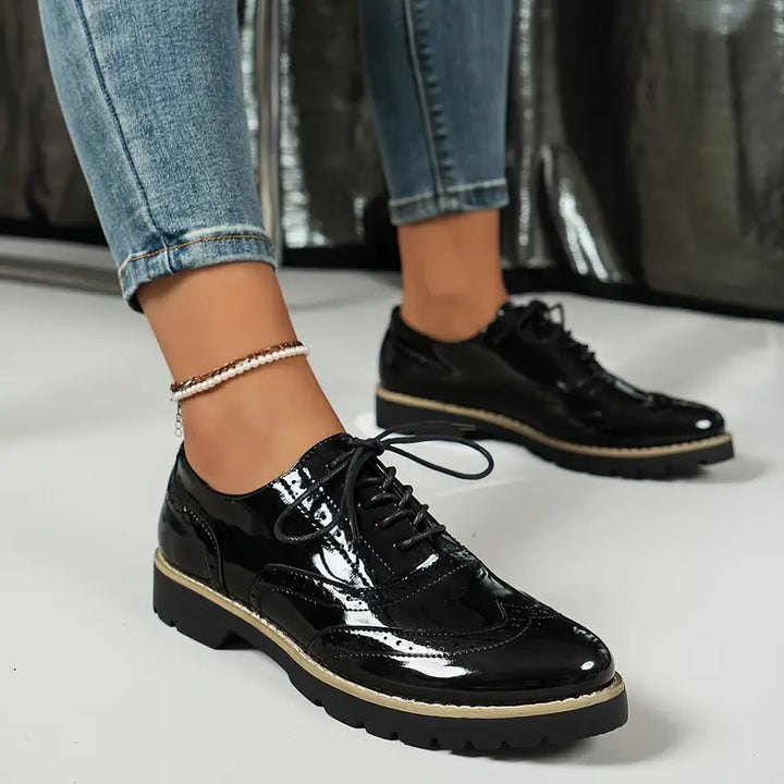 Shiny leather shoes Mune Fashion