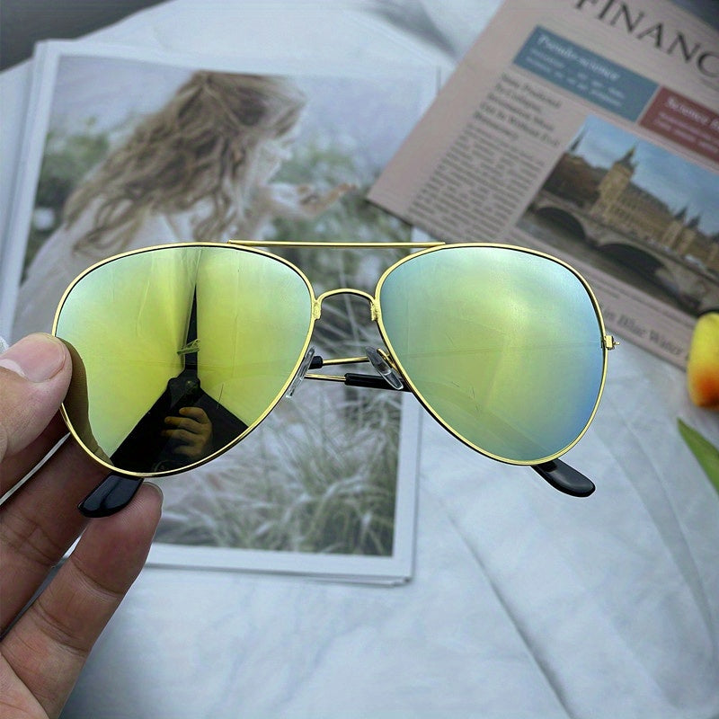 Mune Fashion | Classic Aviator Sunglasses with Golden Frame for Women