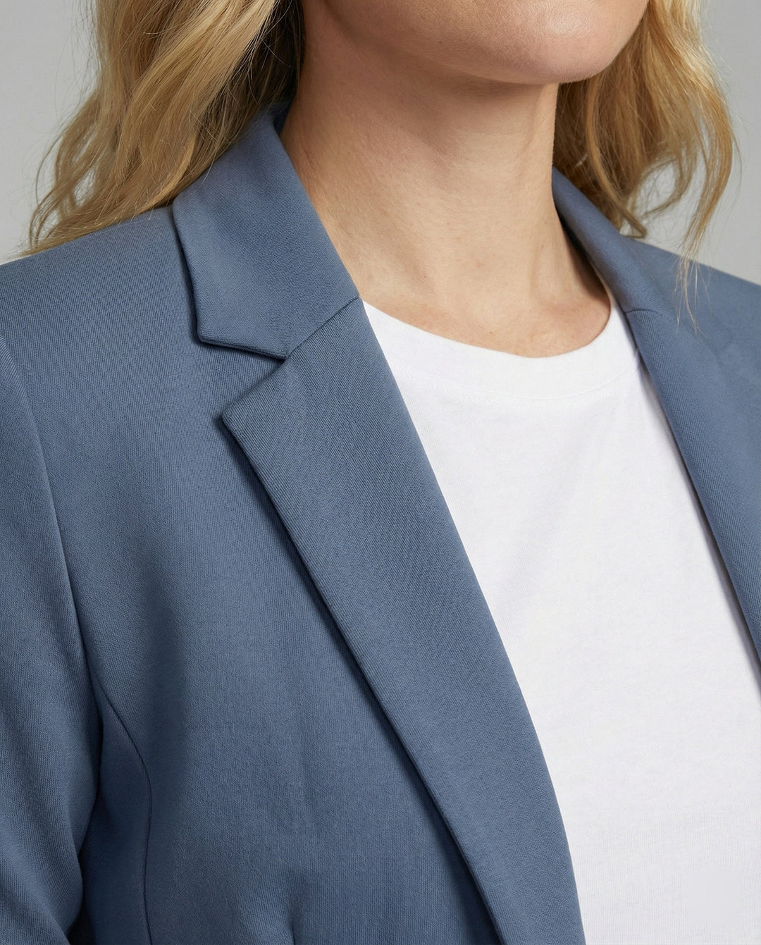 Women’s Pantsuit With Open Blazer And Trousers