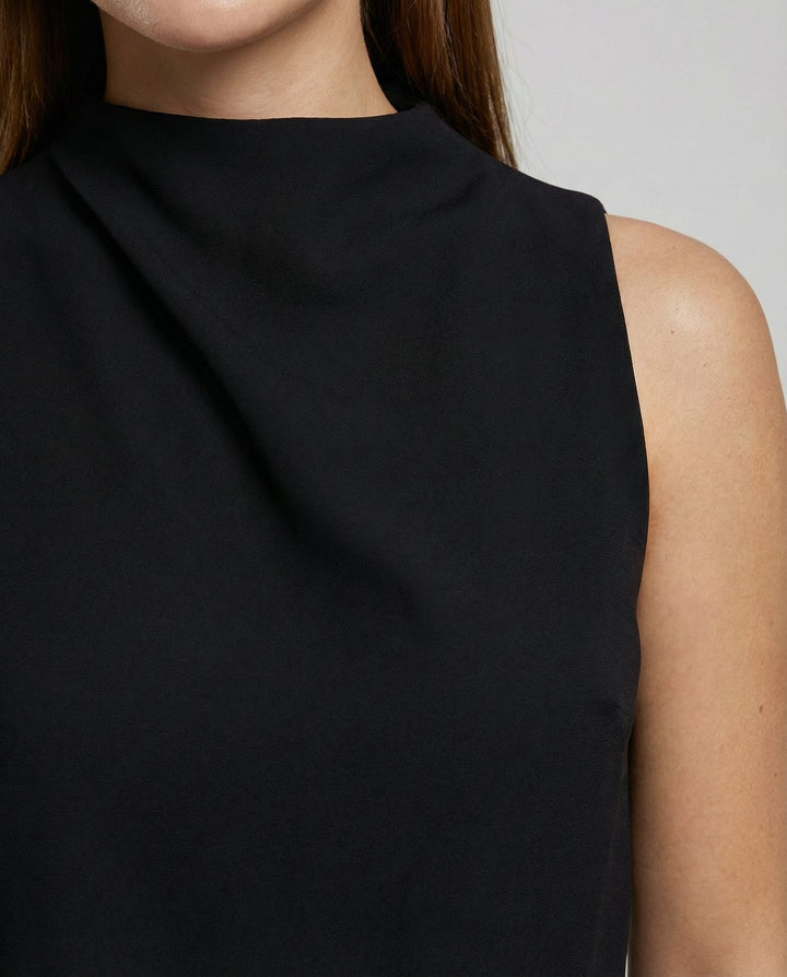 Elegant jumpsuit with round neckline for everyday & special occasions | Mune Fashion