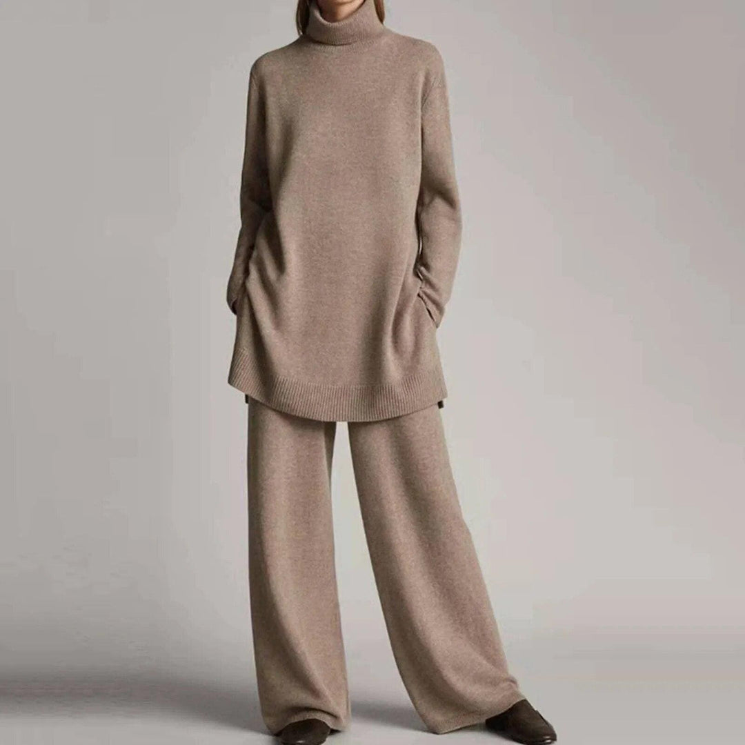 Mune | Sweater with turtleneck and wide trouser leg