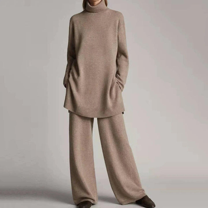 Mune | Sweater with turtleneck and wide trouser leg