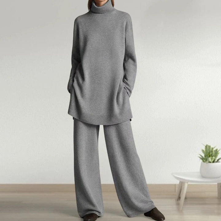 Mune | Sweater with turtleneck and wide trouser leg