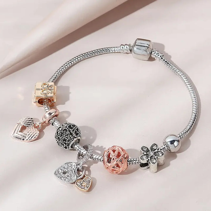 Mune Fashion Stylish bracelet with rhinestones and flowers