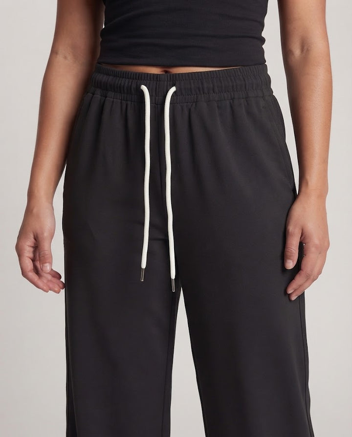 Women's fashionable and comfortable sports pants Mune Fashion