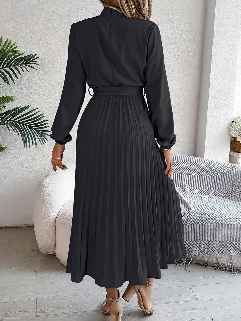 Mune | Simple Dress with Stand-Up Collar and Pleated Belt