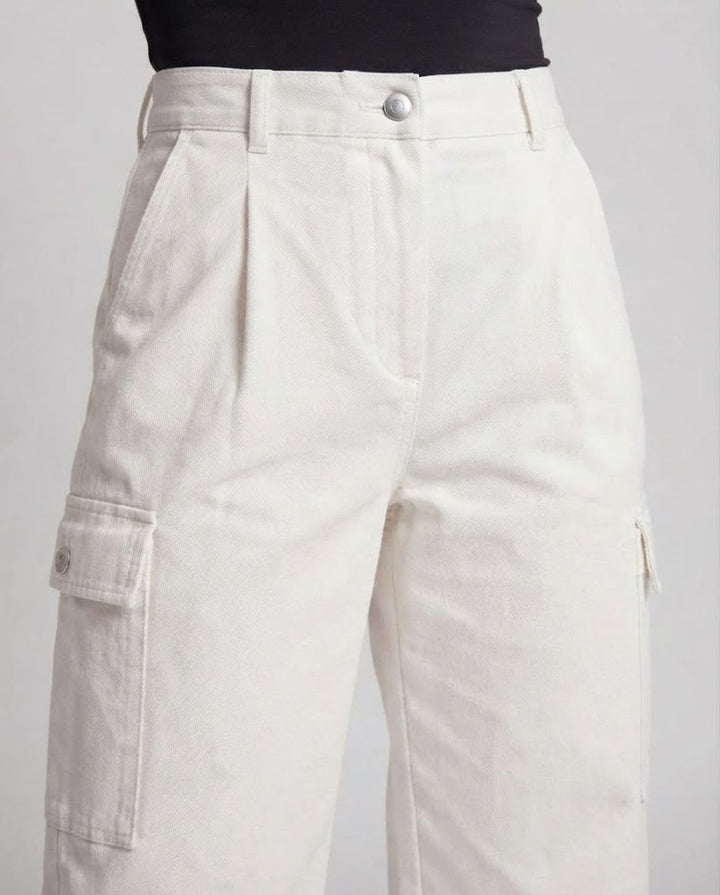 Women High-waisted wide pleated Palazzo pants with a loose silhouette Mune Fashion