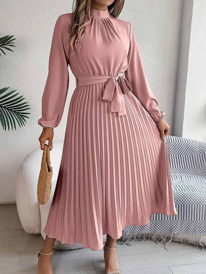 Mune | Simple Dress with Stand-Up Collar and Pleated Belt