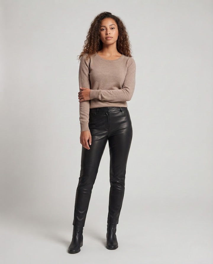 Women Fine Round Neck Sweater made of Cashmere Blend with Light Stretch and Fine Ribbed Cuff Mune Fashion