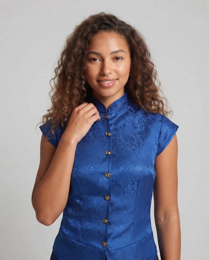 Ladies elegant vest with elaborate design and fine details Mune Fashion