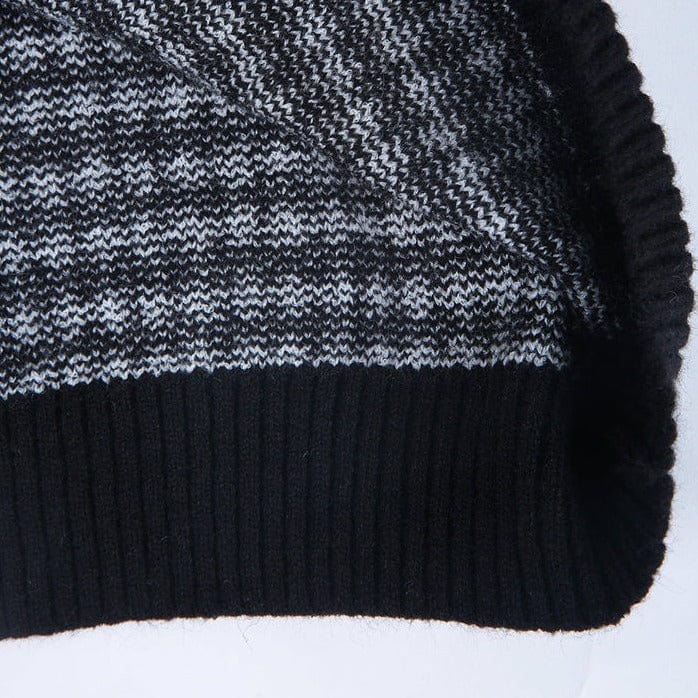 Mune | Elegant sweater with black and white check pattern
