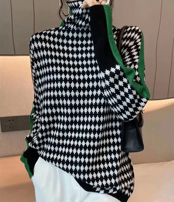 Mune | Elegant sweater with black and white check pattern