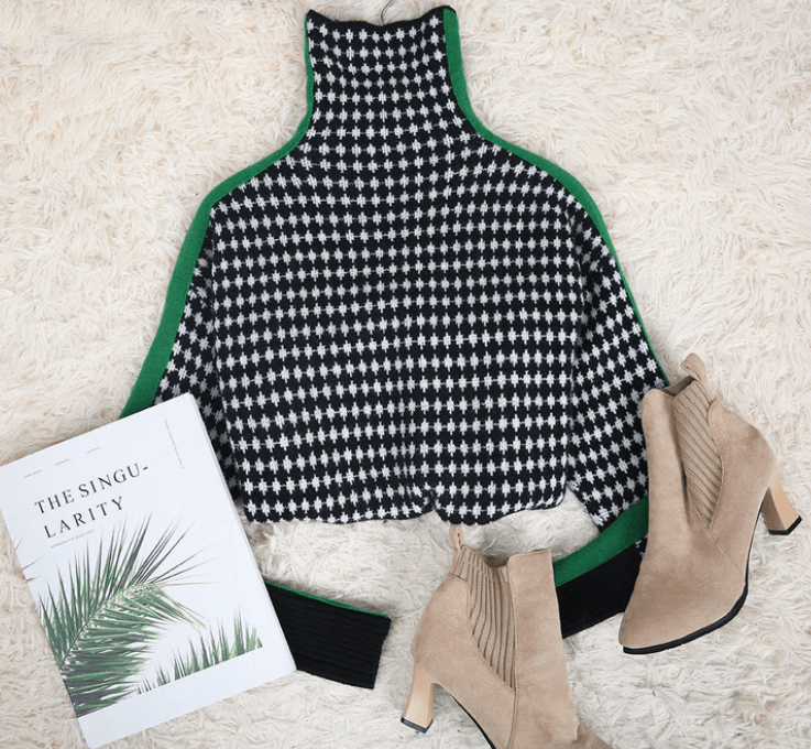 Mune | Elegant sweater with black and white check pattern