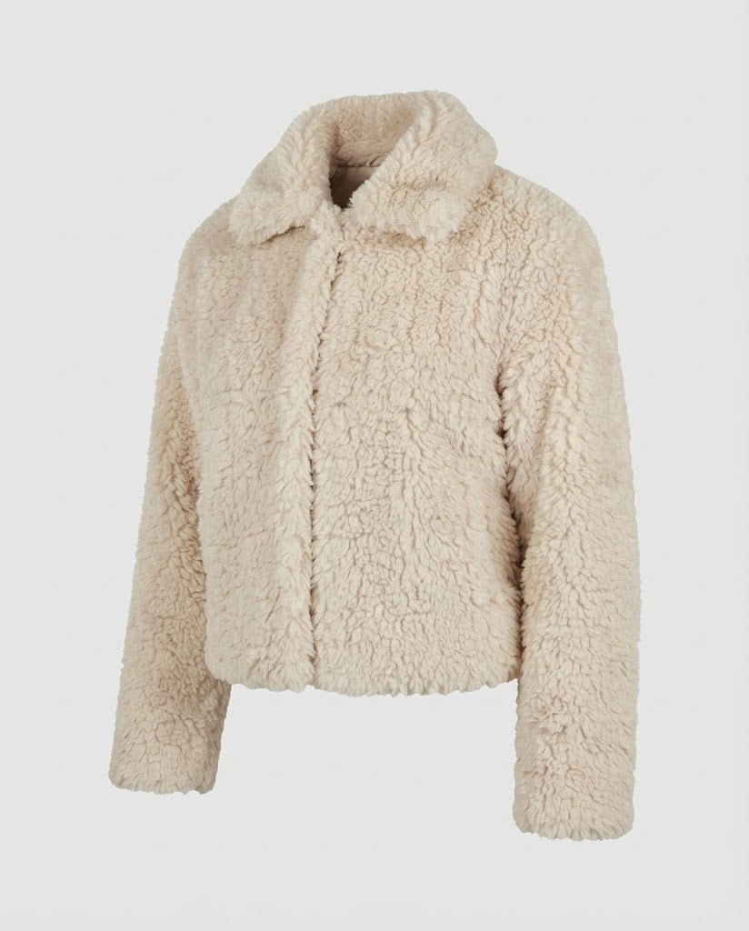 Women's Cozy Teddy Look Faux Fur Jacket with Oversized Cut and Wide Lapel Collar Mune Fashion