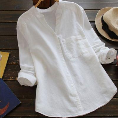 Casual, loose shirt made of cotton