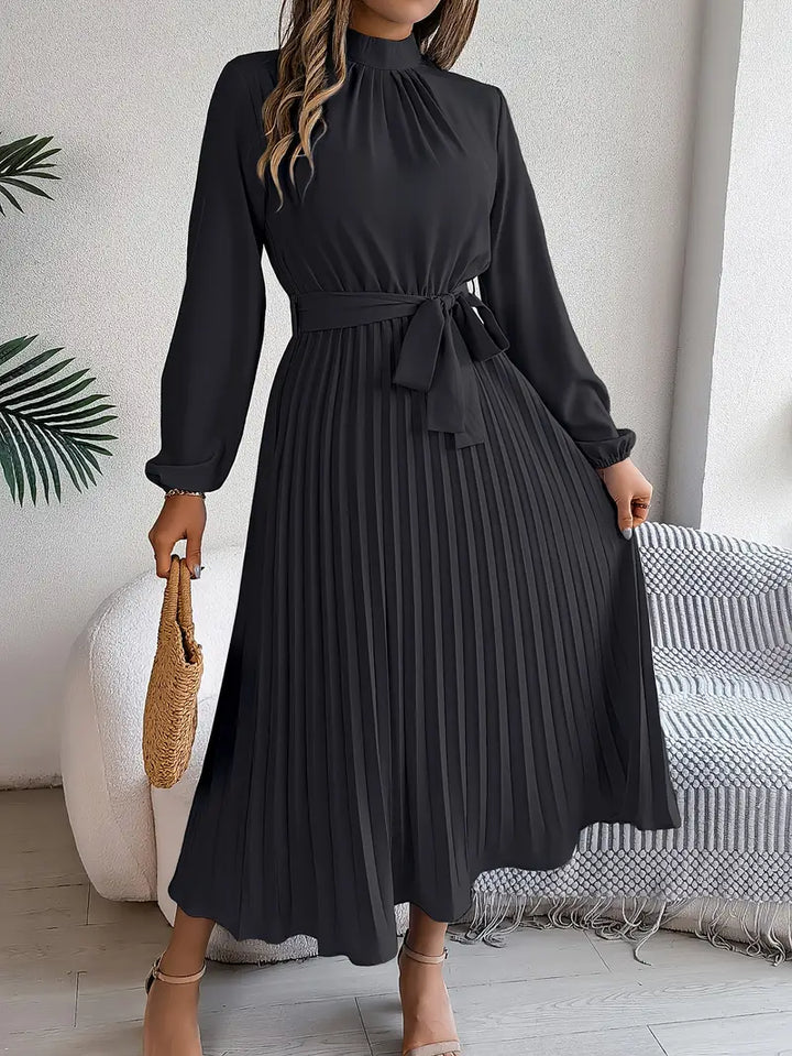 Mune | Simple Dress with Stand-Up Collar and Pleated Belt