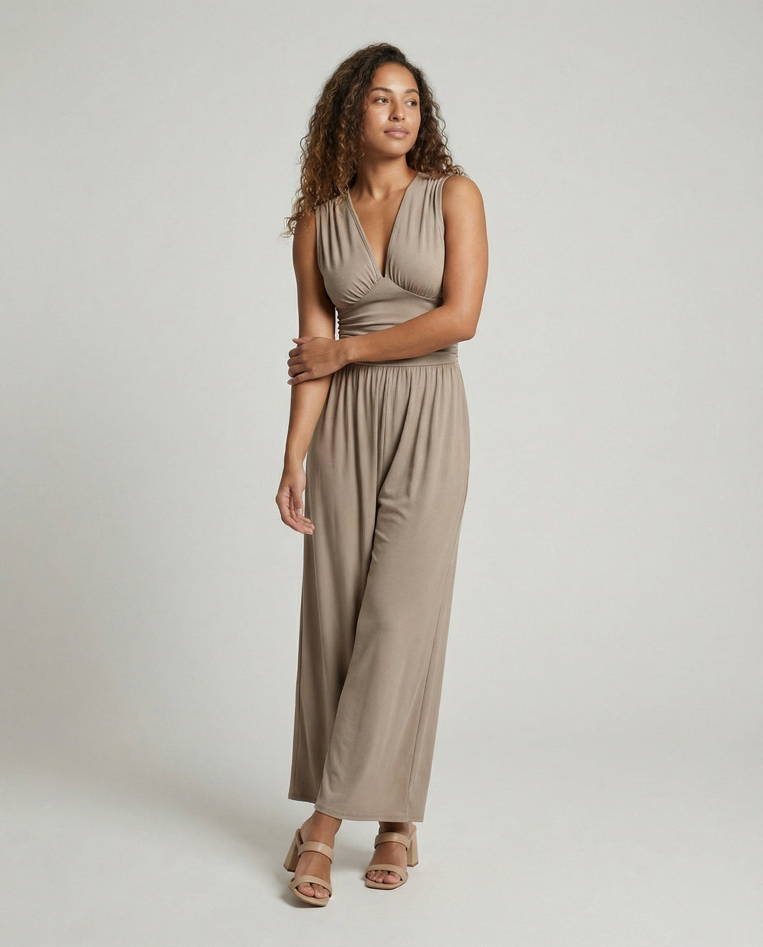 Women's jumpsuit with stylish V-neck and wide leg Mune Fashion