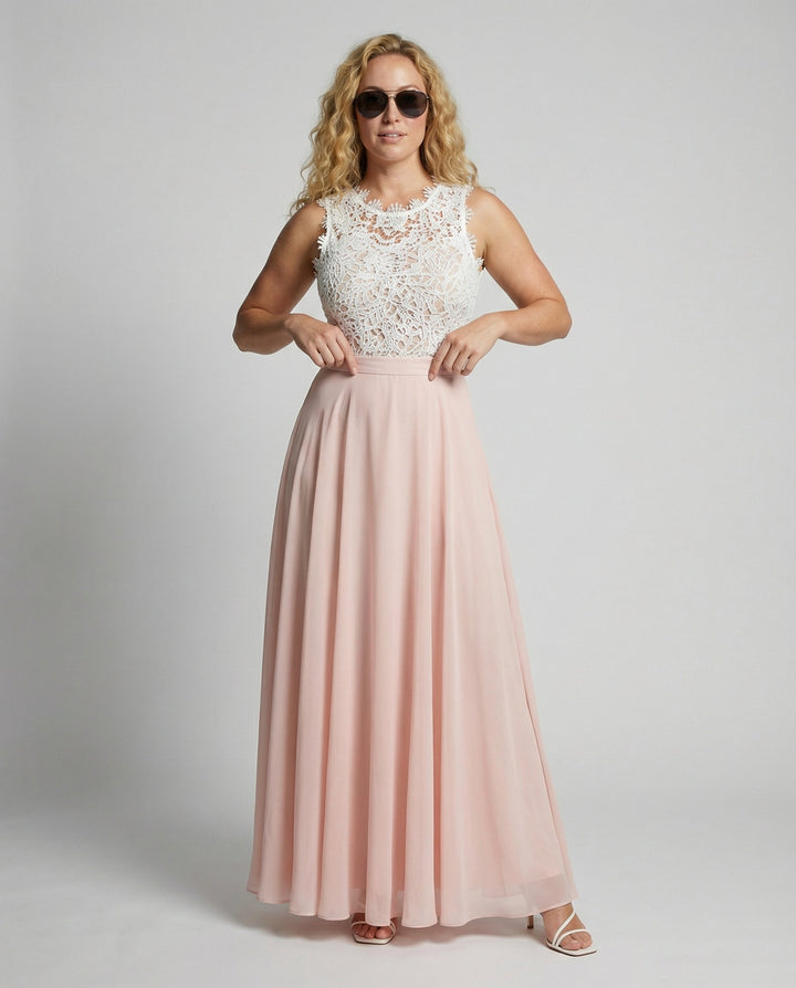 Elegant ladies summer dress made of lace for summer | Mune Fashion