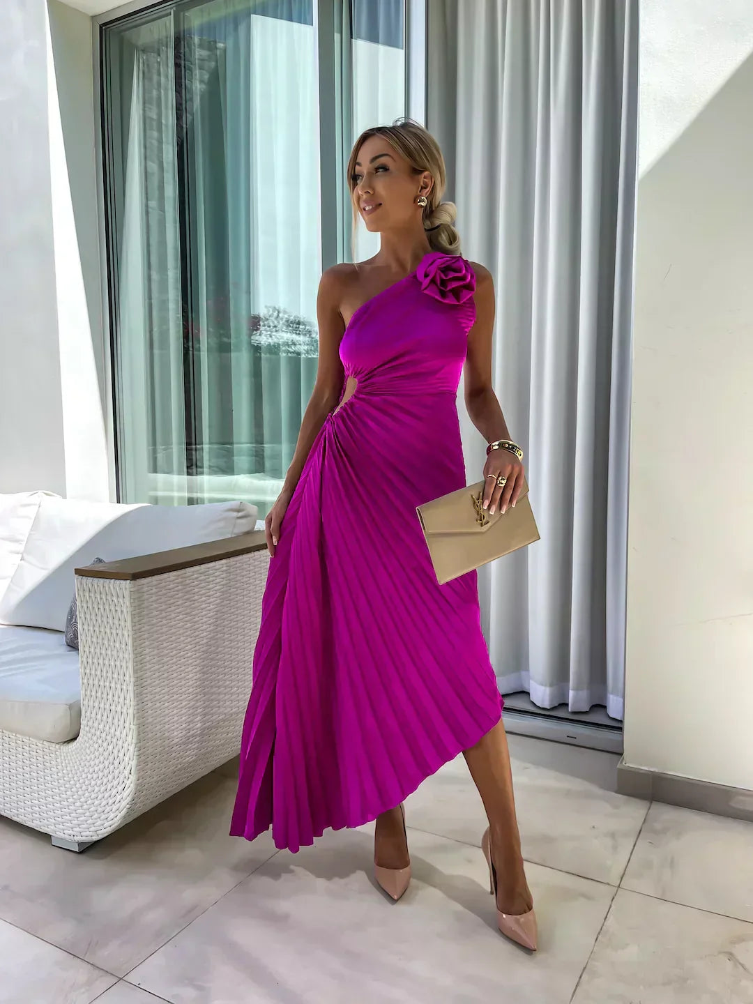 Mune | Elegant Shoulder Pleated Dress