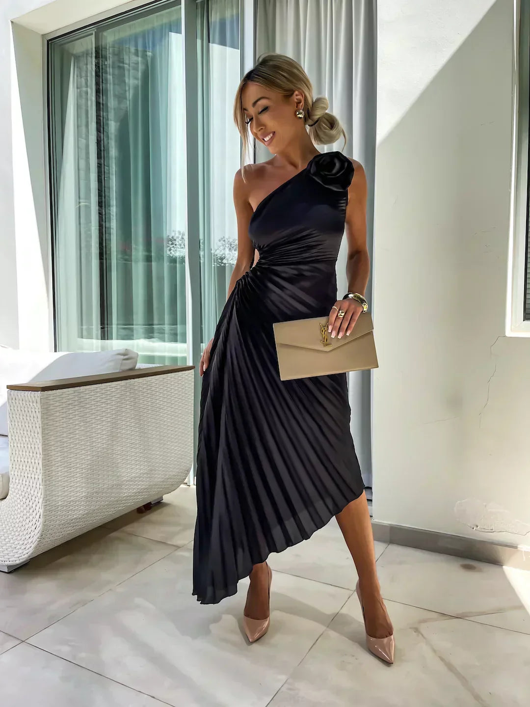 Mune | Elegant Shoulder Pleated Dress
