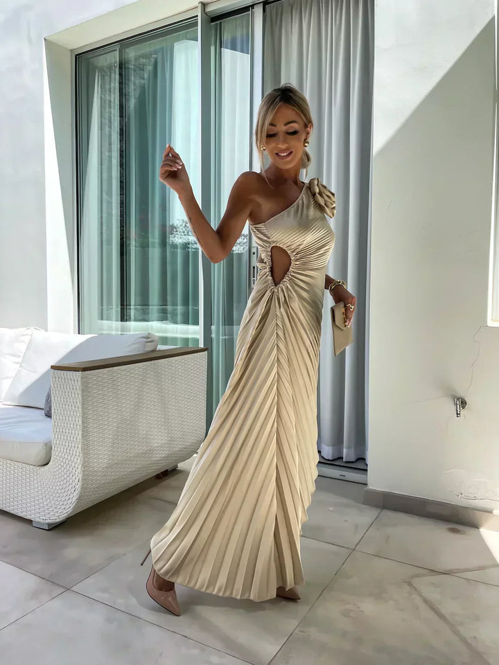 Mune | Elegant Shoulder Pleated Dress